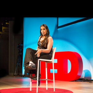 Maysoon Zayid comediante con parálisis cerebral