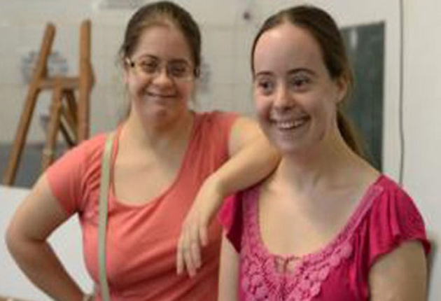 Dos chicas con síndrome de Down se graduaron en el nivel superior