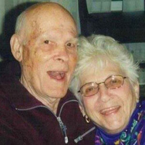 Un hombre muere horas después que su esposa por 73 años