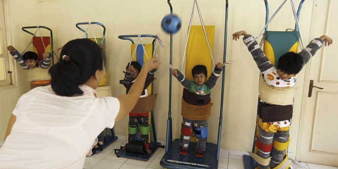 En España 70% de niños con parálisis cerebral mejoran su movilidad