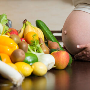 ¿Embarazadas deben comer por dos?
