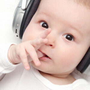 Cómo saber si mi bebé oye bien