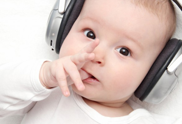 Cómo saber si mi bebé oye bien?