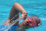 Persona con síndrome de Down haciendo natación