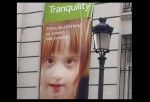 Foto de niña con síndrome de Down en campaña.