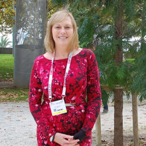 Anne Winslow, presidenta de la Plataforma Europea de Esclerosis Múltiple.