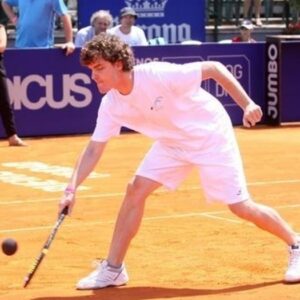 Tenis