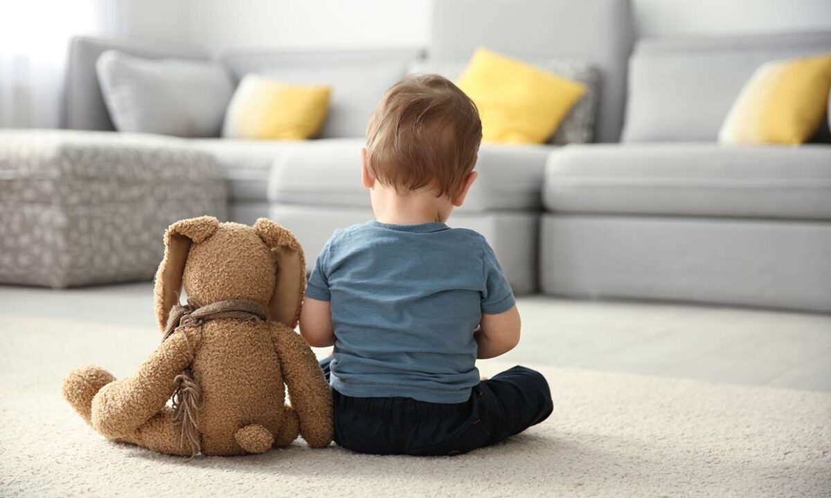 ¿Cuáles son los primeros síntomas de autismo en un bebé?