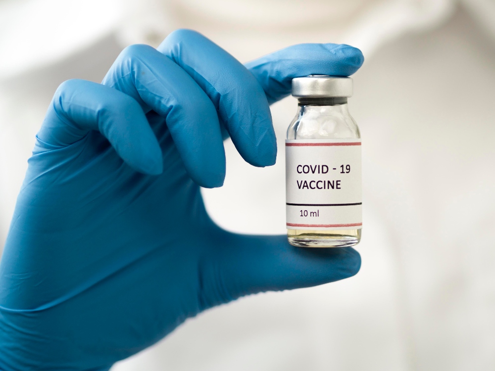 Empresas podrán comprar vacunas contra covid-19 en el extranjero y venderlas
