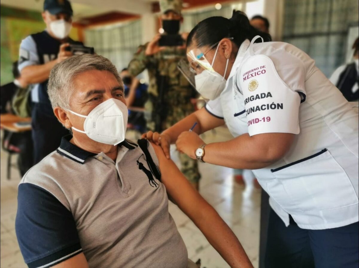 México afina detalles para iniciar registro de vacunación para adultos de 50 a 59 años